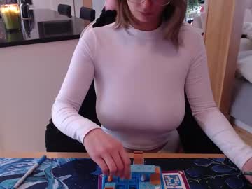 couple
        mysterylips cam image #21021