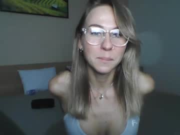 girl Steamy Cam Girls - Satisfy Your Desires! with viktoriaaember