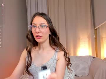 girl
        lola_bennet_ cam image #21505