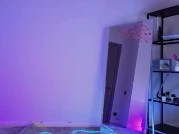 girl
        misty_sparks cam image #11438