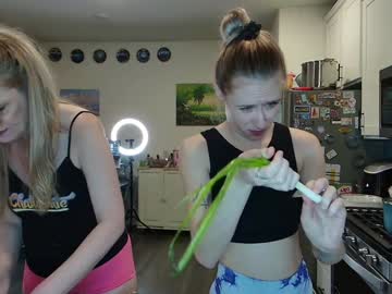 girl
        emberpheonixxx cam image #3476