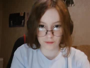 girl Steamy Cam Girls - Satisfy Your Desires! with silky_glow_star_patpat