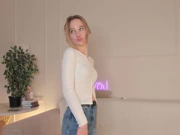 girl
        colbylevering cam image #22423