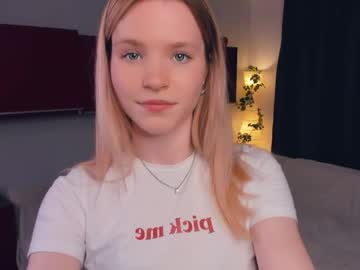 girl
        cristasires cam image #22855