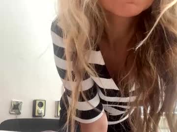 couple Steamy Cam Girls - Satisfy Your Desires! with makemedanc