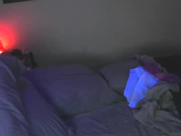 couple
        hollygirl88 cam image #5375