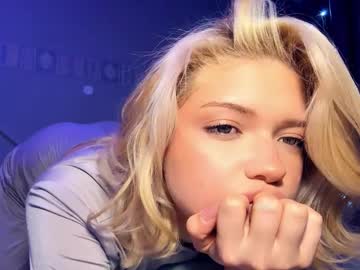 girl Steamy Cam Girls - Satisfy Your Desires! with suzannabarmes