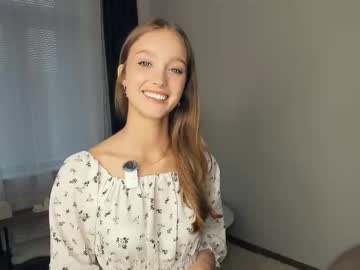 girl
        alicemelison cam image #18755