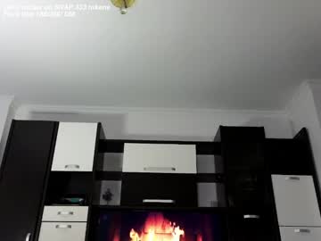 girl
        bella_alice cam image #2886