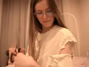 girl
        velenaa cam image #15148