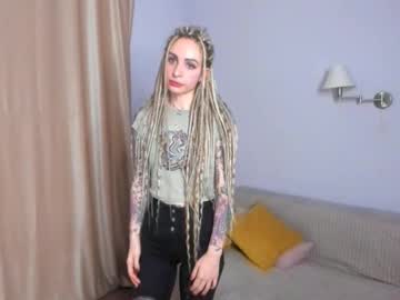 girl
        anabelmoons cam image #9704
