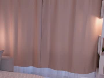 girl
        litathompson cam image #16574