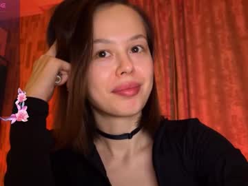 girl
        adel_evans cam image #21735