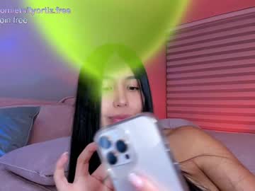 girl Steamy Cam Girls - Satisfy Your Desires! with emilyortiz_