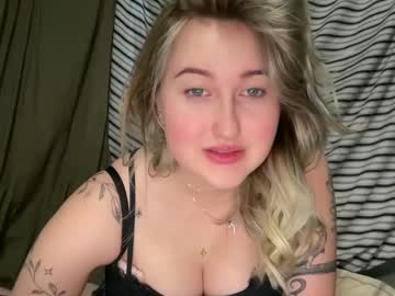 girl Steamy Cam Girls - Satisfy Your Desires! with honeyyemma