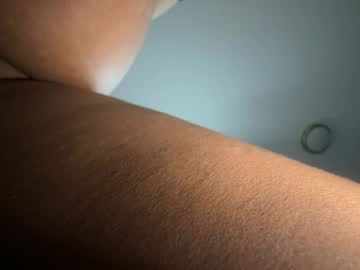 couple Steamy Cam Girls - Satisfy Your Desires! with 2kinkyracoonsxxx