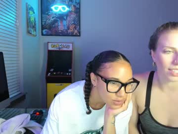 girl
        l0vecherry cam image #12538
