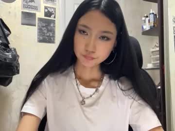 girl
        clemenciakempa cam image #22384