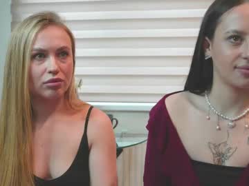 couple
        girlsurbate cam image #7837