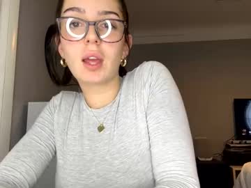 girl
        chloebelle69 cam image #4378