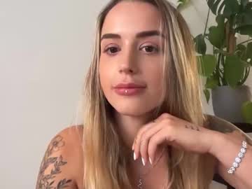 girl Steamy Cam Girls - Satisfy Your Desires! with hakunamavie