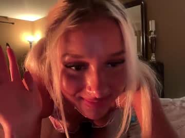 girl
        zoegabrielle cam image #2515